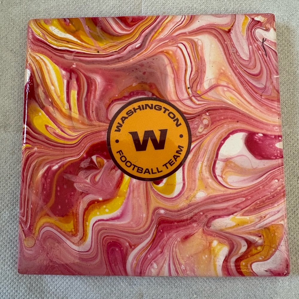 Washington Football Team Coaster

Poured Painted Tile Coaster